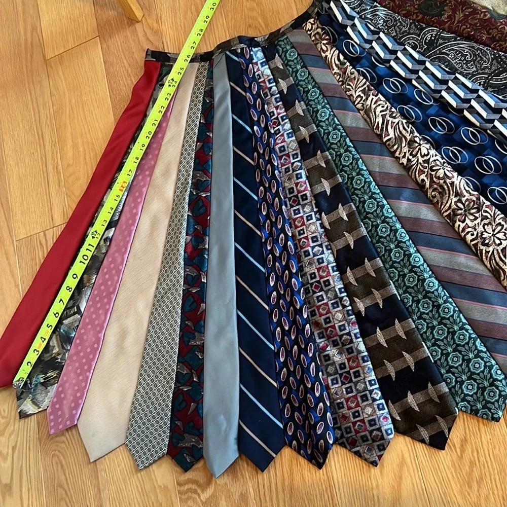 Tie skirt One of a kind, made with ties. Cape? Tree skirt. Table covering Moody - Picture 5 of 5